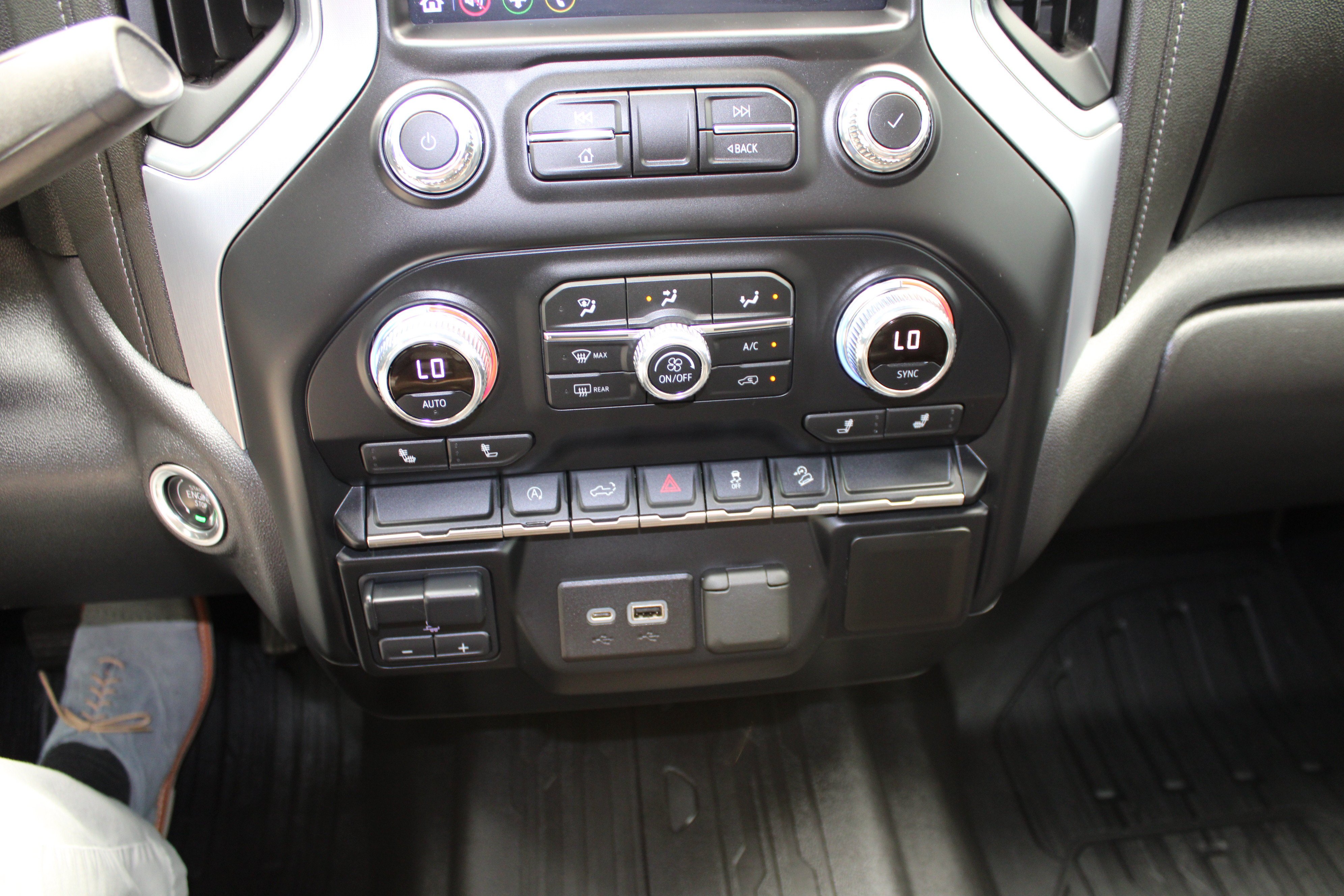 Used 2021 Maroon GMC Elevation image 11
