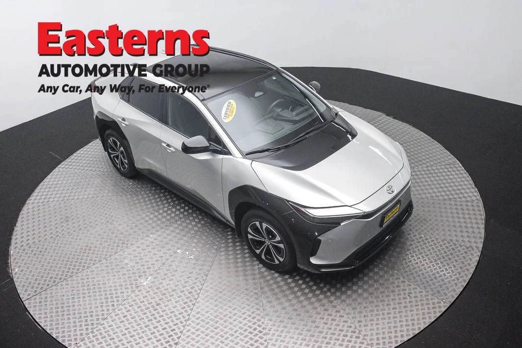 Used 2024 Silver Toyota XLE image 3