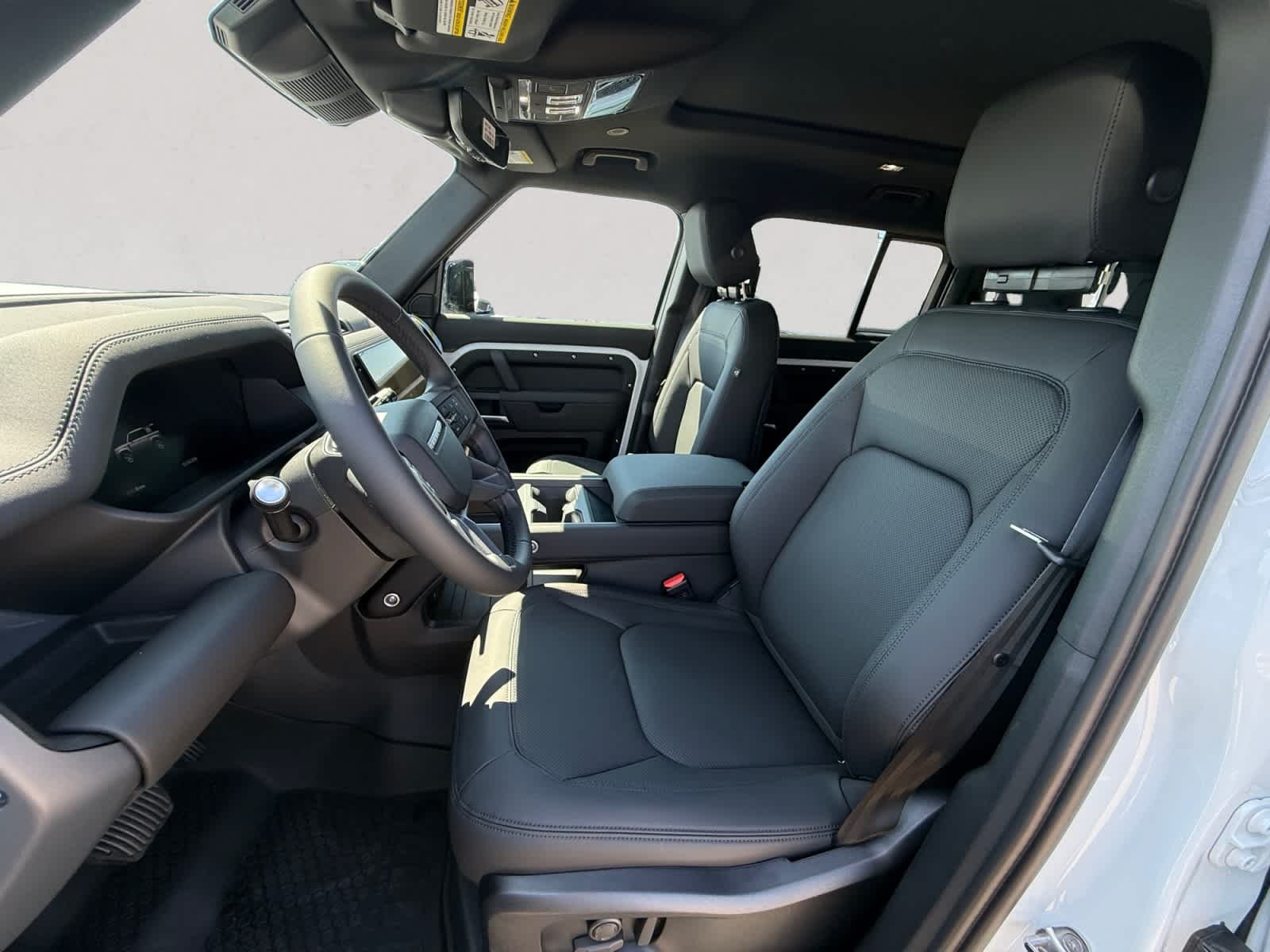 New 2026 Fuji White Land Rover X-Dynamic SE image 9