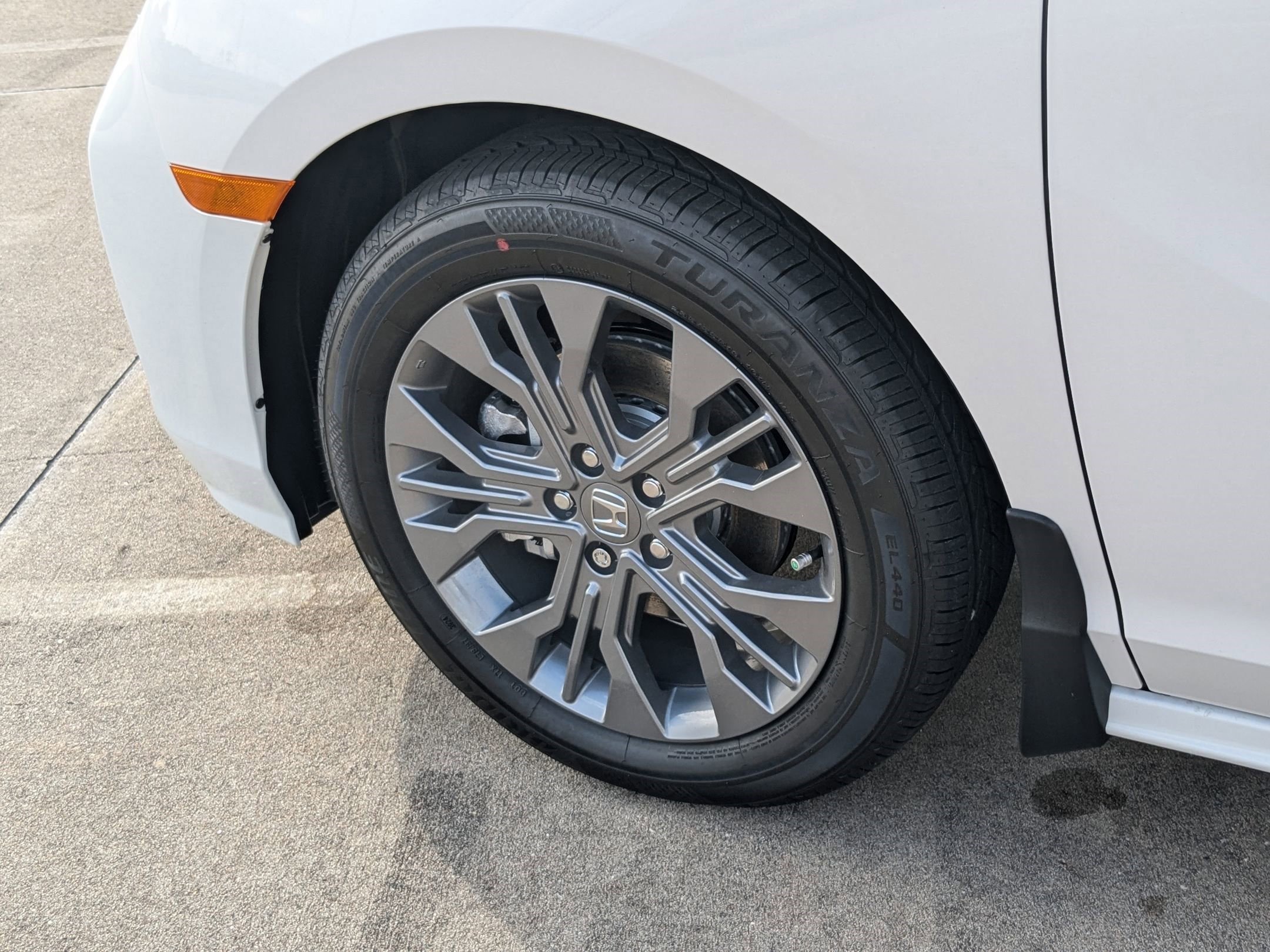 New 2026 Platinum White Pearl Honda Touring image 16