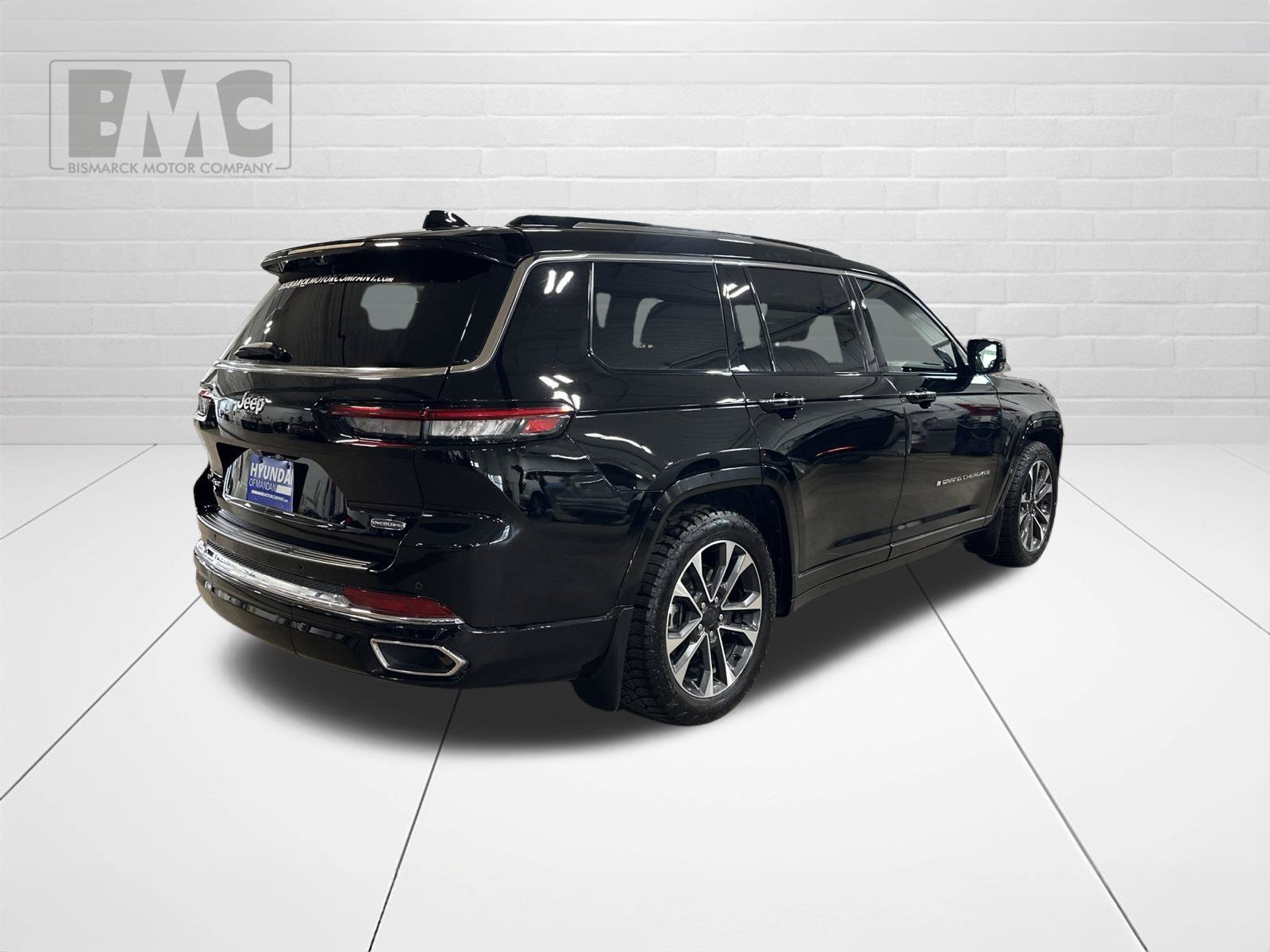 Used 2023 Black Jeep Overland image 3