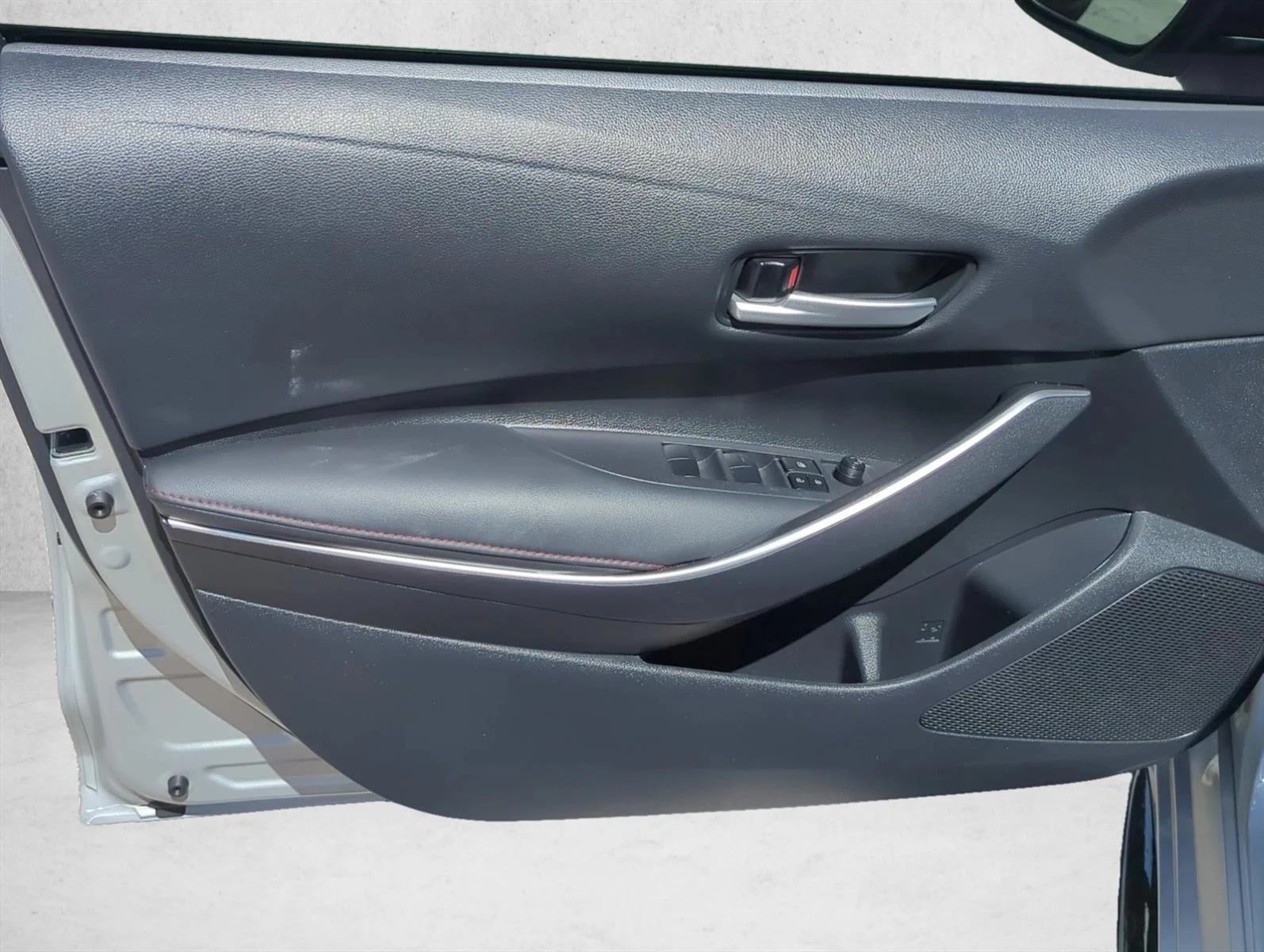 Used 2024 Classic Silver Metallic Toyota SE image 11