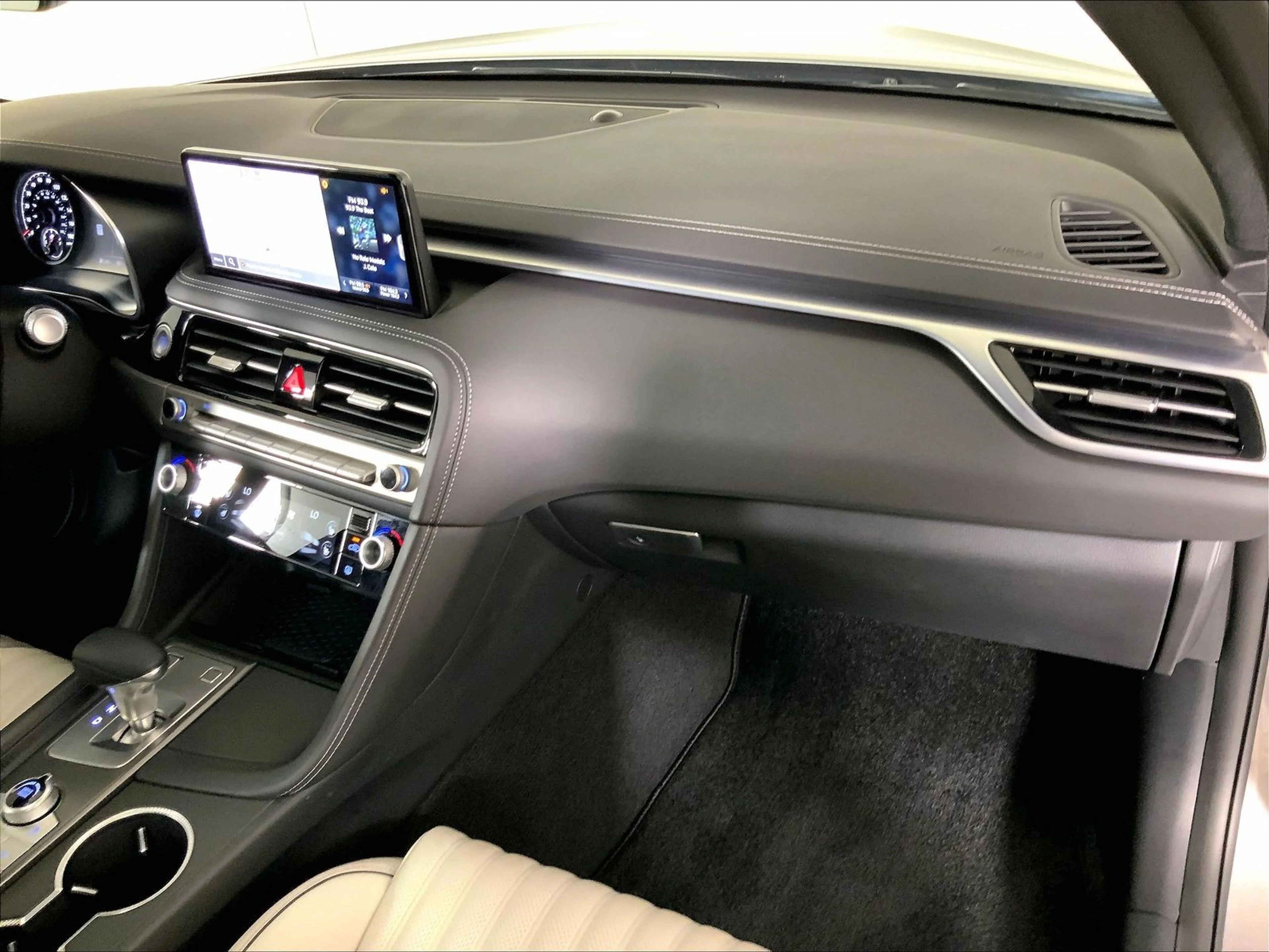 2024 GENESIS G70 Sport Advanced - Photo 17