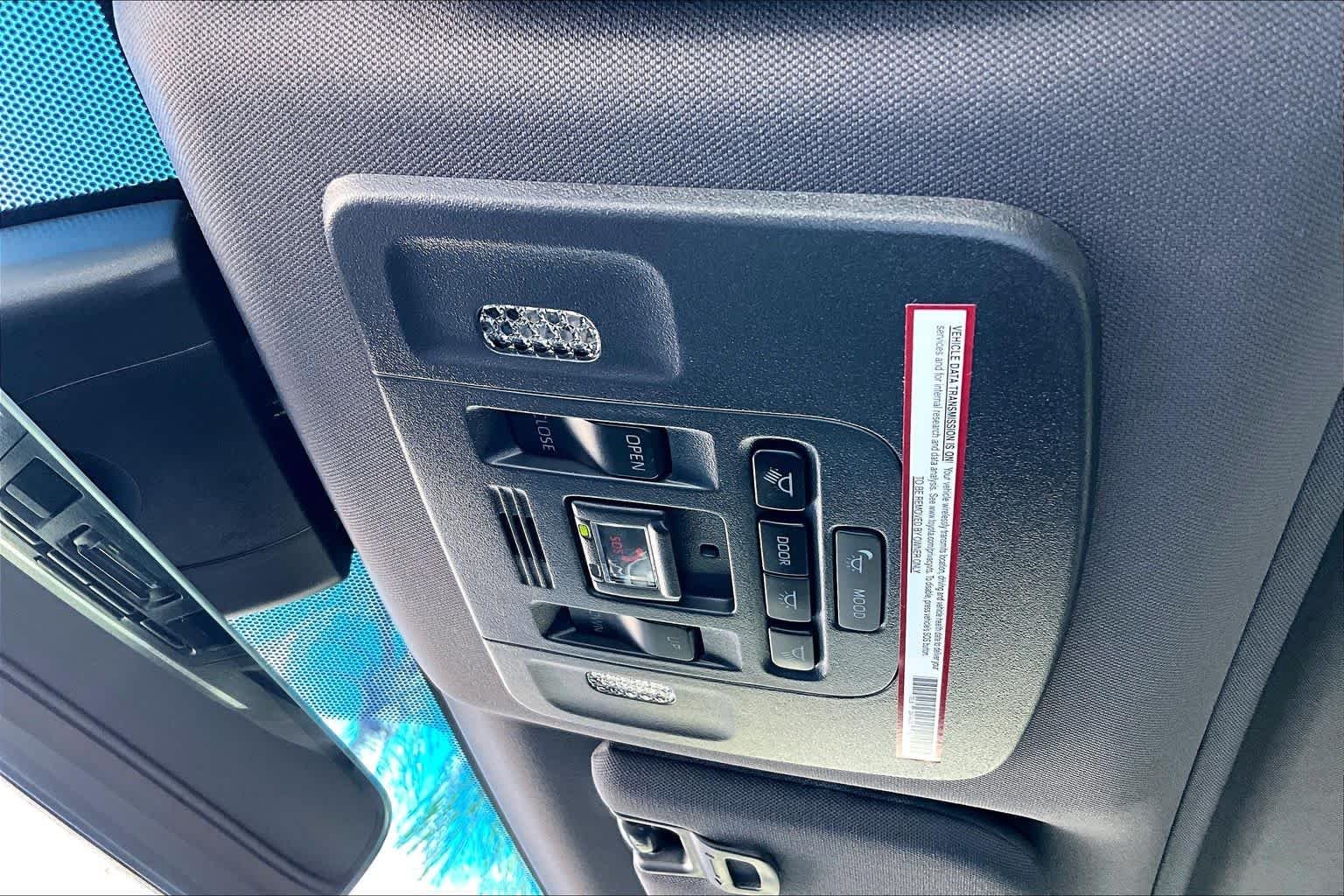 Used 2021 Wind Chill Pearl Toyota Hybrid Limited image 32