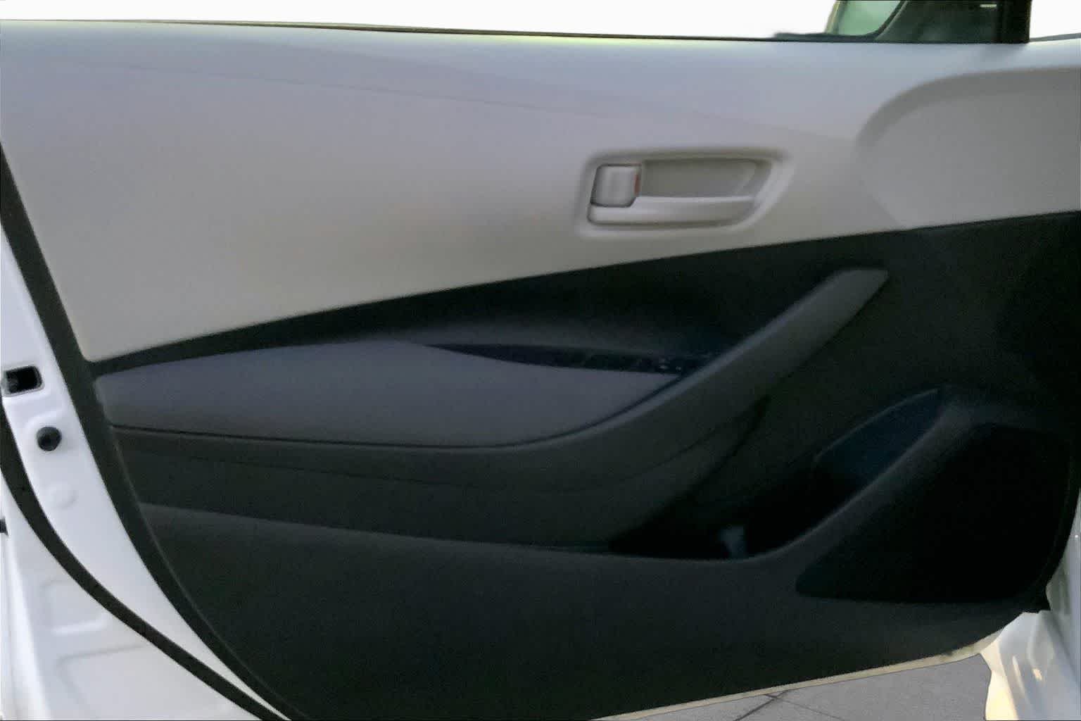 Used 2026 Ice Cap Toyota LE image 21