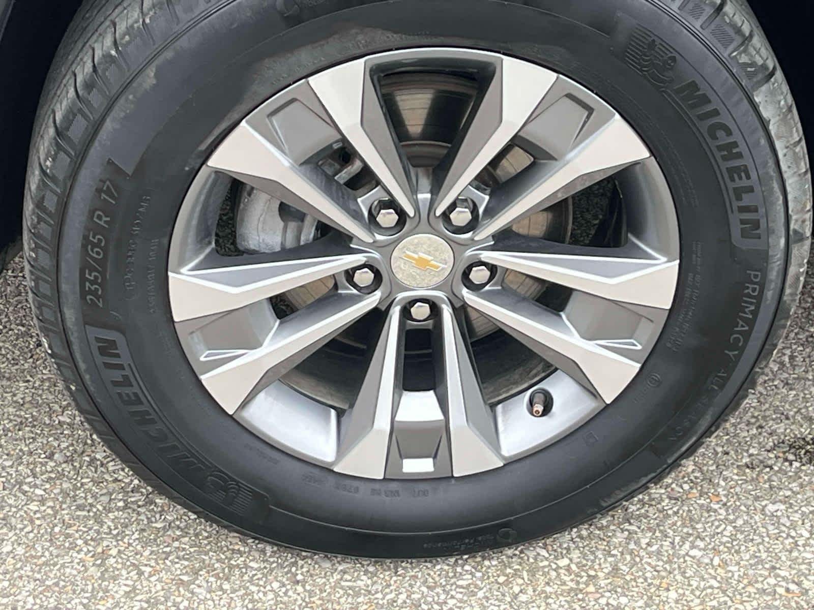 Used 2025 Sterling Gray Metallic Chevrolet LT image 19