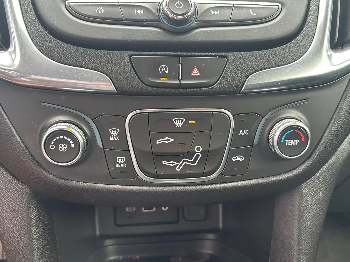 Used 2022 Silver Ice Metallic Chevrolet LT image 13