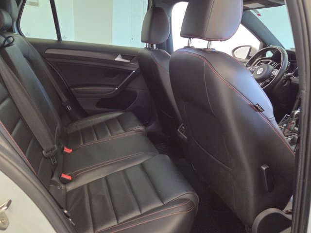 Used 2019  Volkswagen 2.0T SE image 17