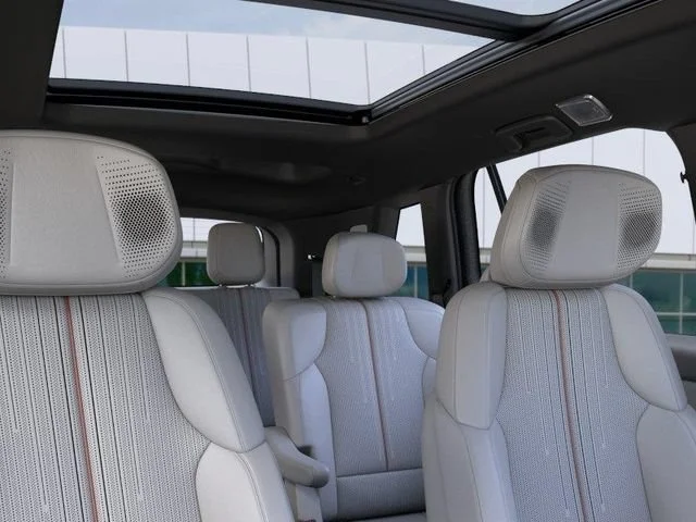 2027 Cadillac VISTIQ Sport - Photo 24