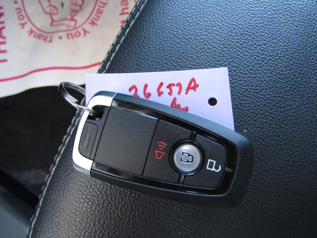 Used 2020  Ford Titanium image 31