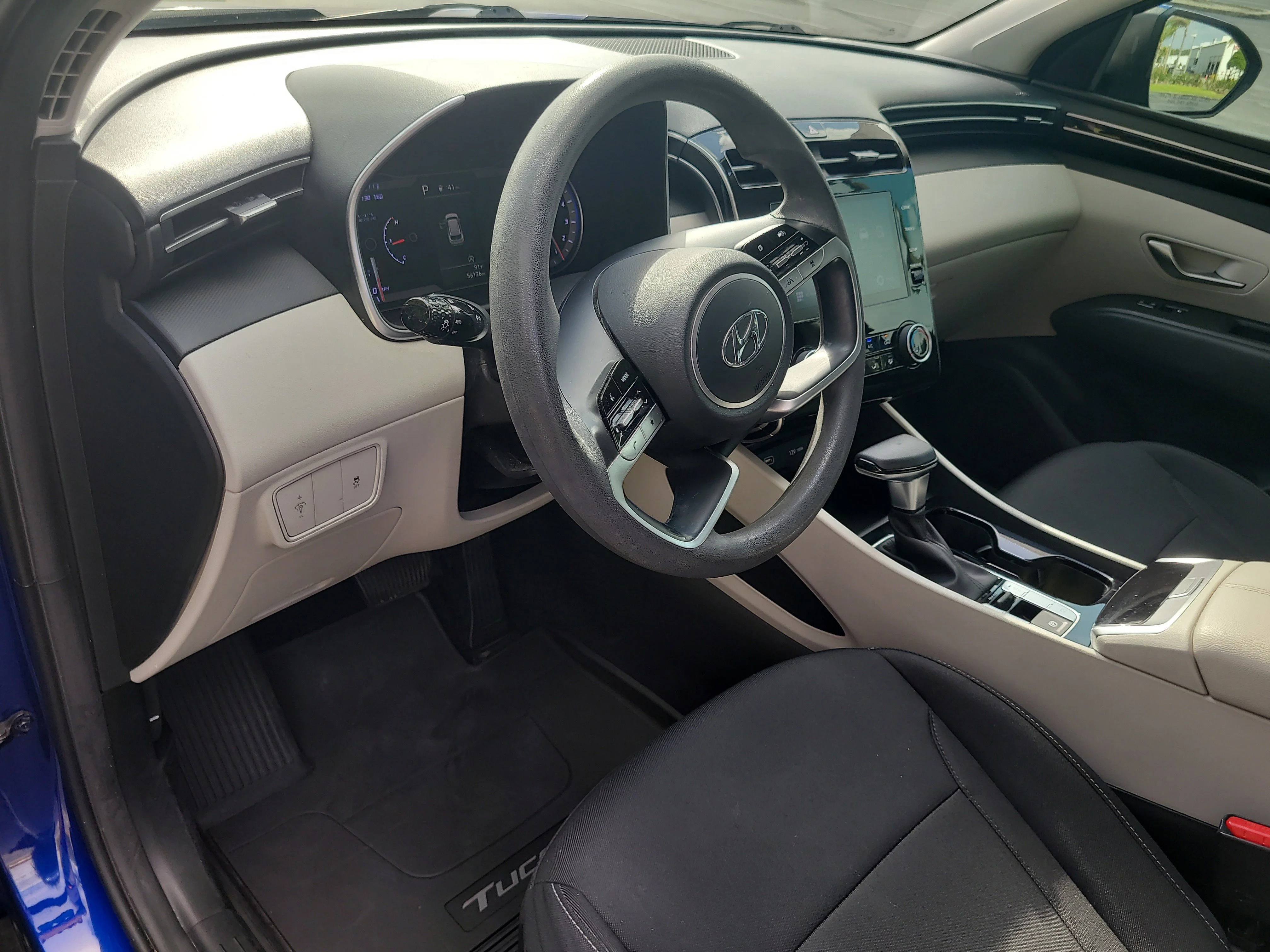 Used 2024 Intense Blue Hyundai SE image 17