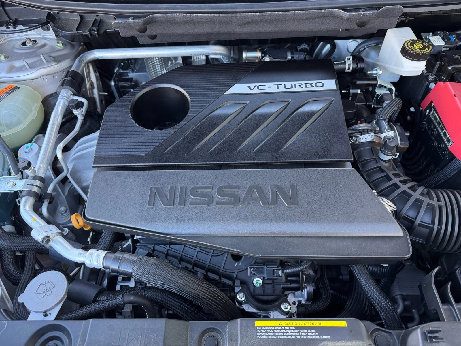 Used 2025 Champagne Silver Metallic/Super Black Nissan SL image 7