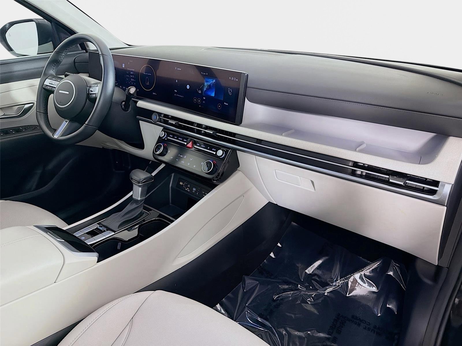 Used 2025 Phantom Black Hyundai SEL Convenience image 29
