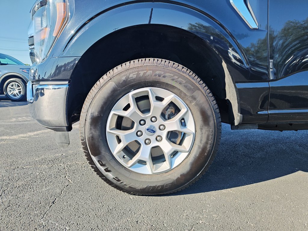 Used 2023 Black Ford XLT image 10