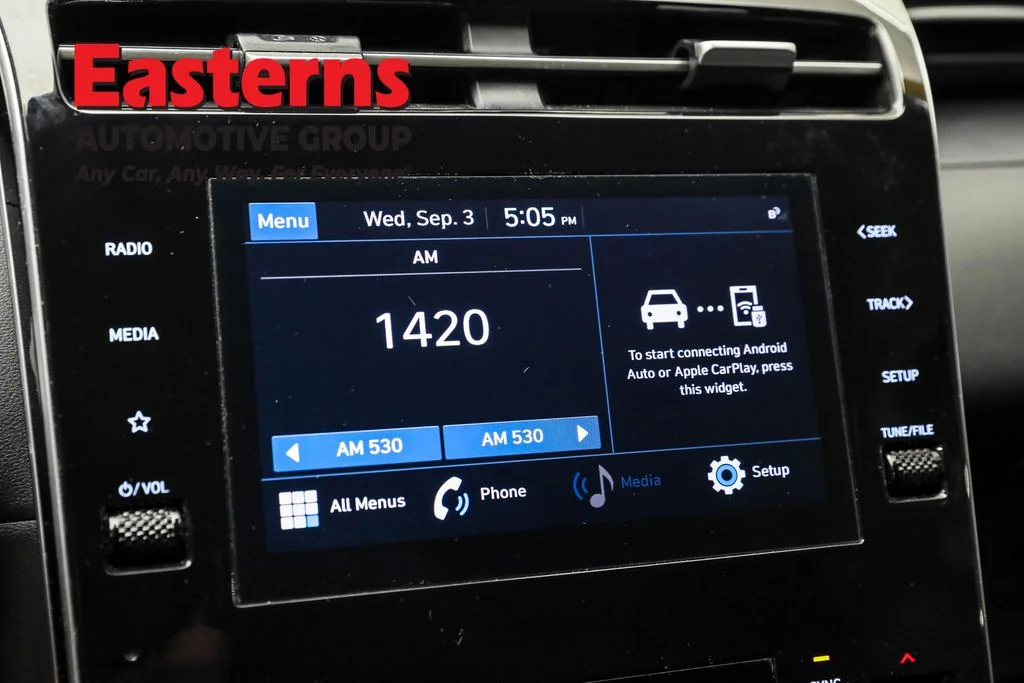 Used 2024 White Hyundai SEL image 19