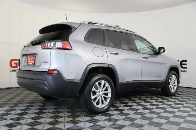 Used 2020 Silver Jeep Latitude image 21