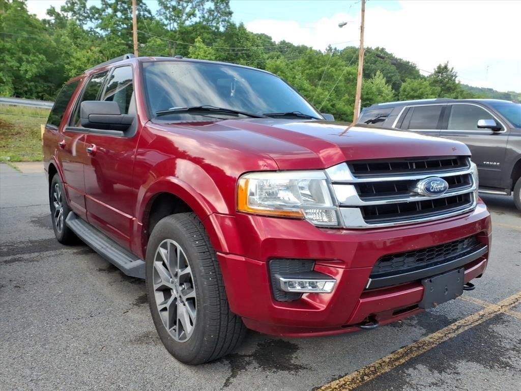 Used 2015 Ruby Red Metallic Tinted Clearcoat Ford XLT image 2