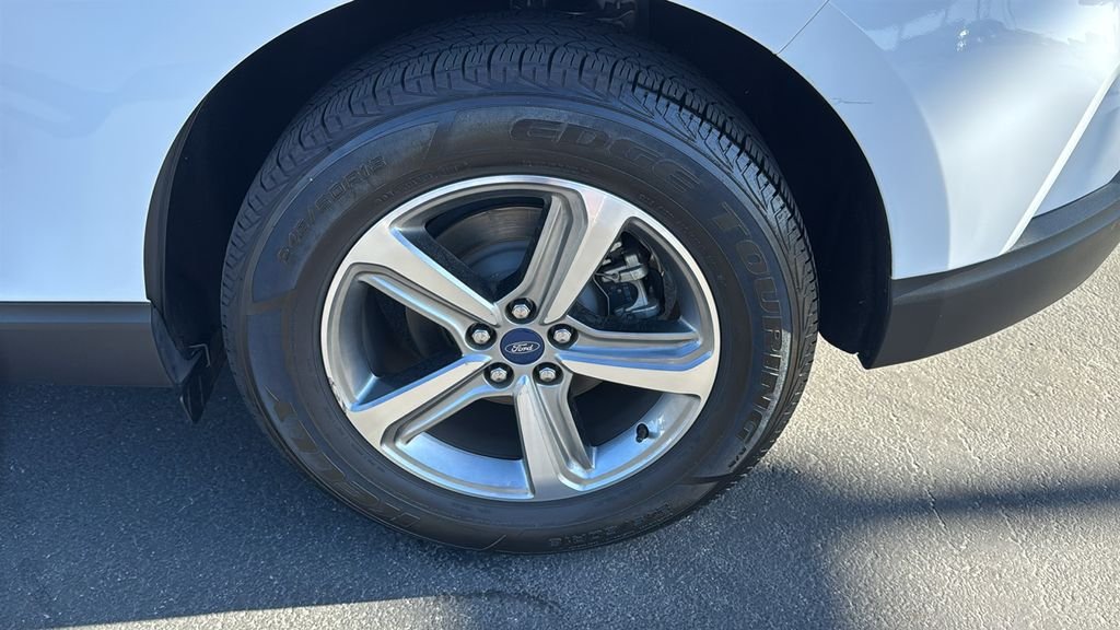 Used 2019 White Ford SEL image 8