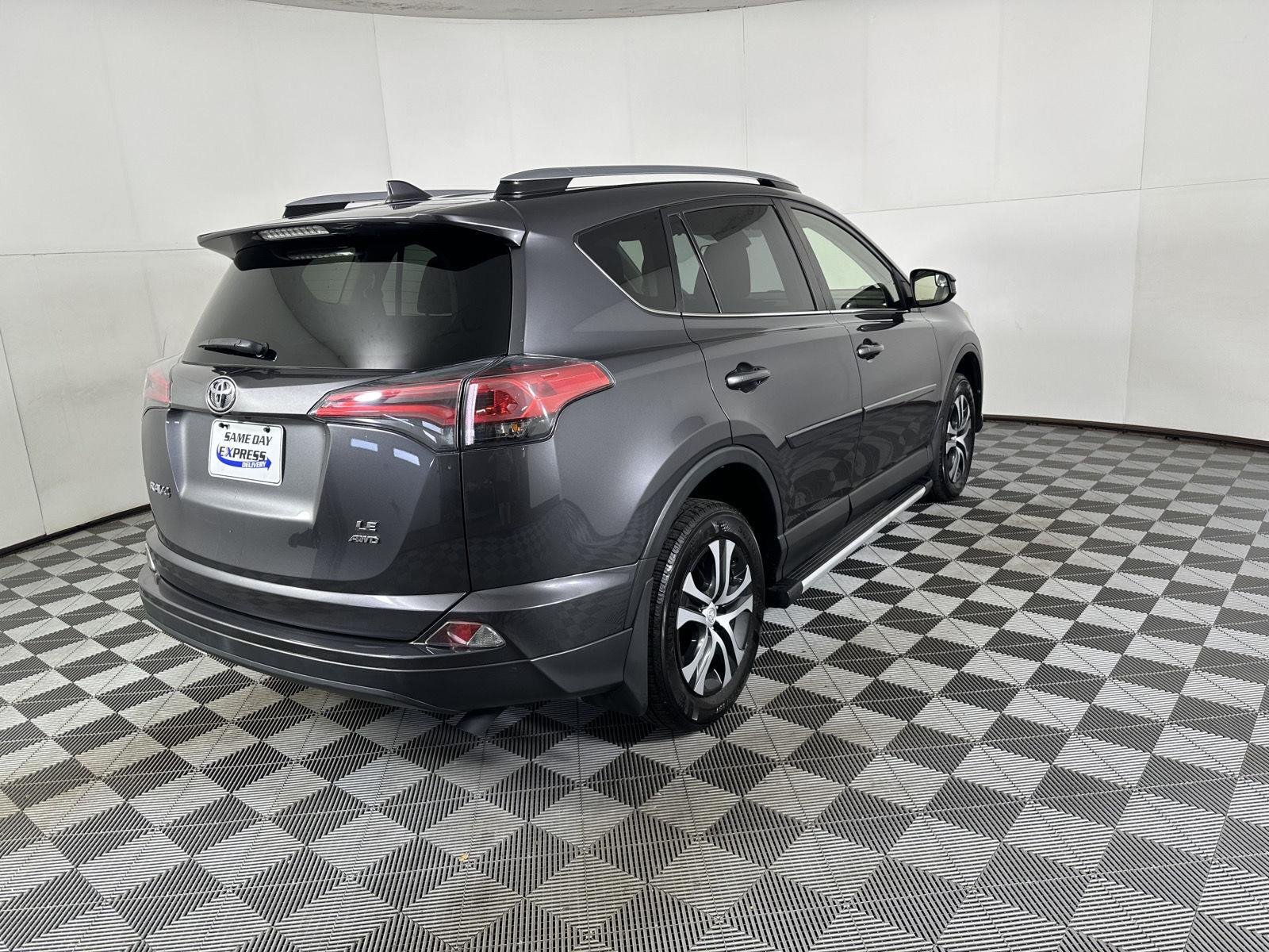 Used 2018 Magnetic Gray Metallic Toyota LE image 13