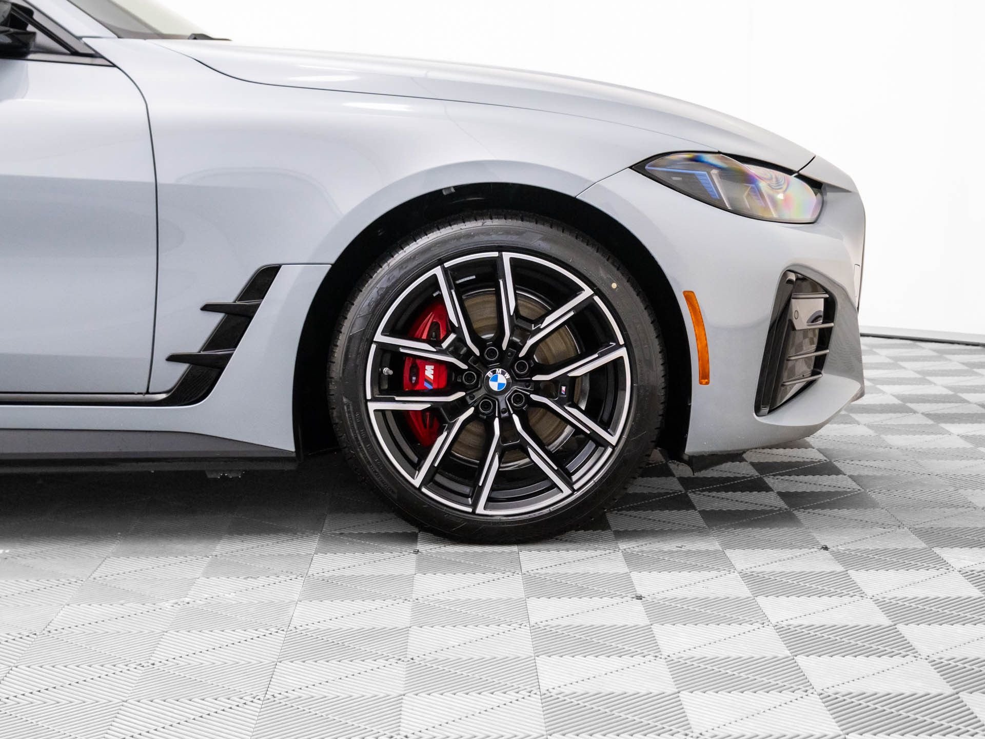 New 2026 Brooklyn Grey Metallic BMW M60 image 33