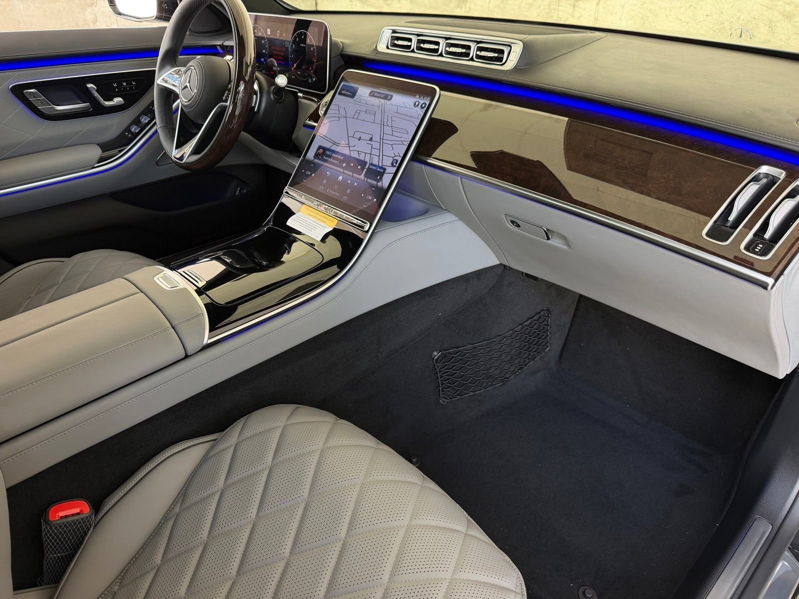 New 2026 Graphite Grey Metallic Mercedes-Benz S 580 image 16