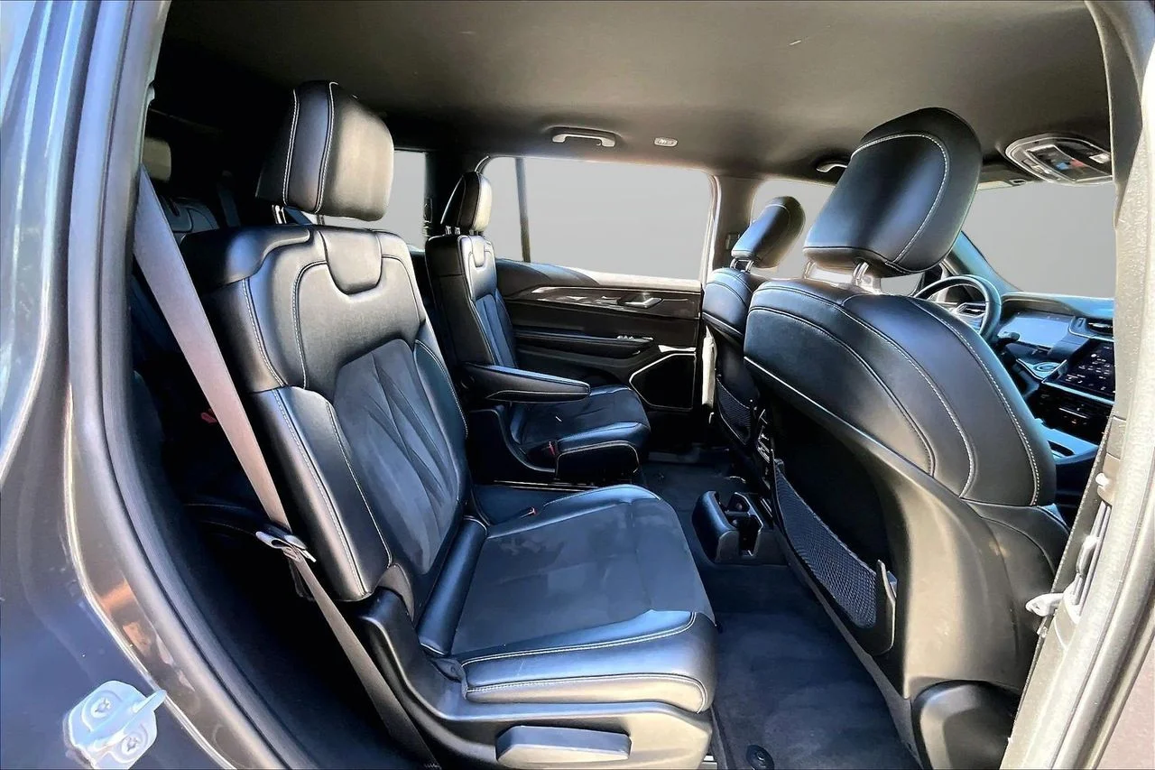 Used 2021 Gray Jeep Altitude image 23