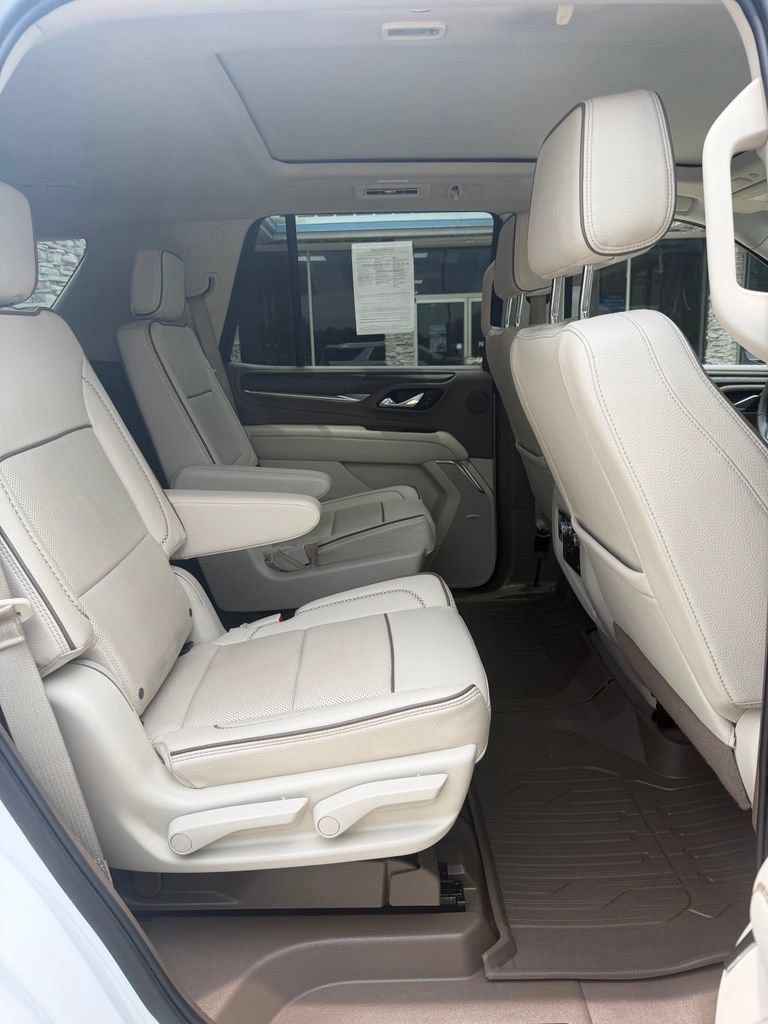 2024 GMC Yukon Denali - Photo 27