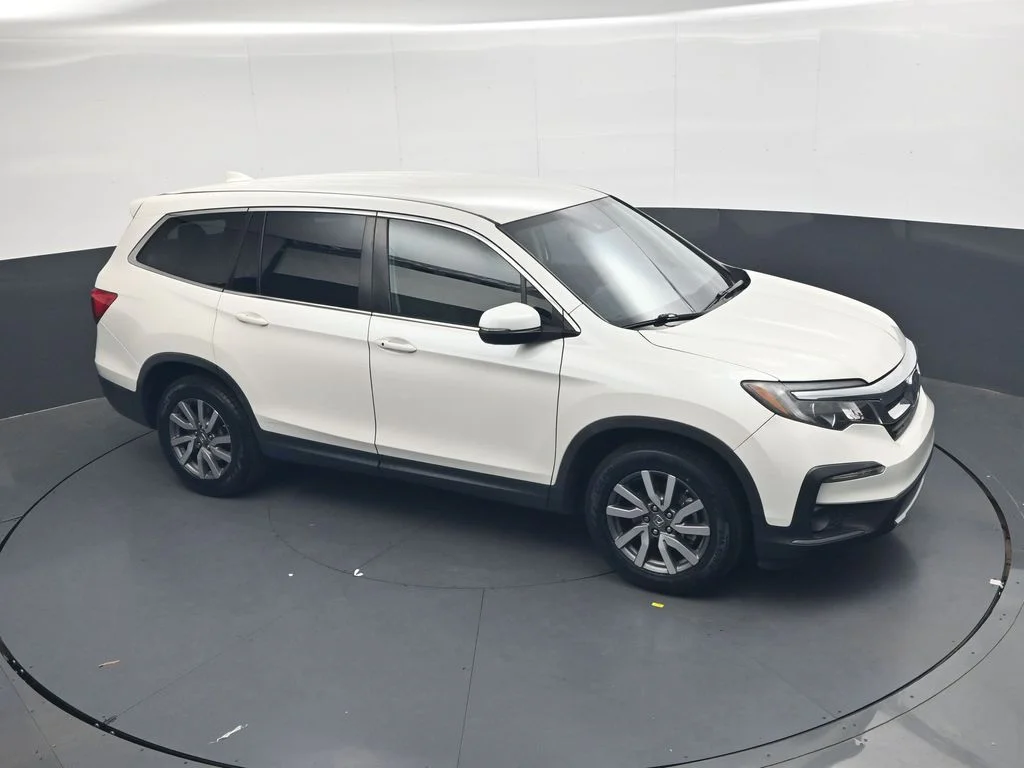 Used 2019 White Diamond Pearl Honda EX image 22