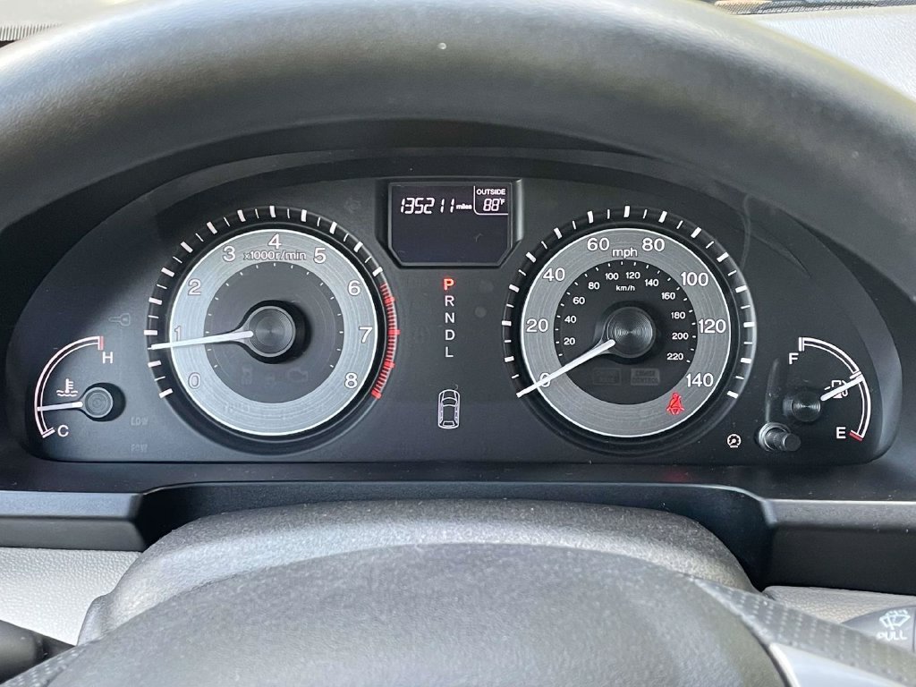 Used 2016 White Honda SE image 23