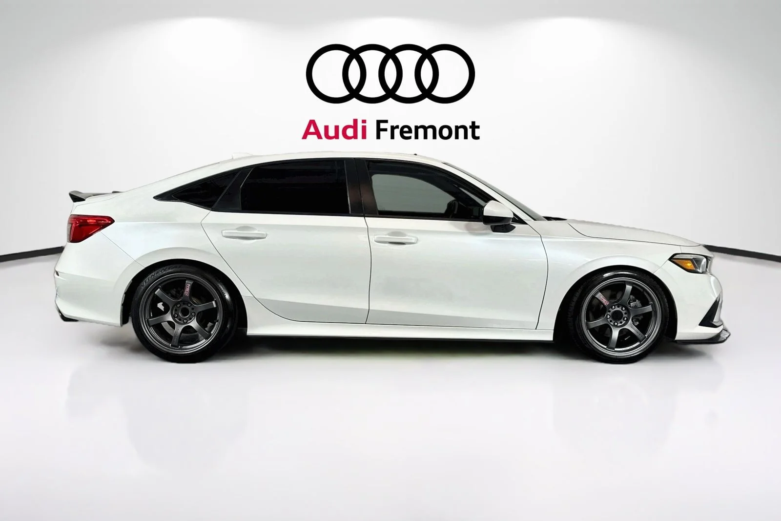 Used 2023 Platinum White Pearl Honda  image 3