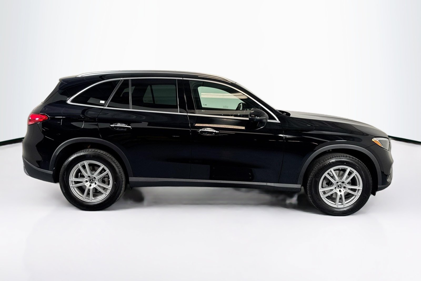 New 2026 Black Mercedes-Benz GLC 300 image 4