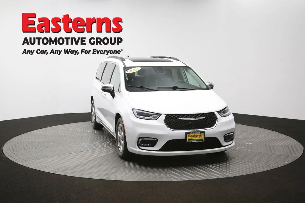 Used 2023 White Chrysler Limited image 54