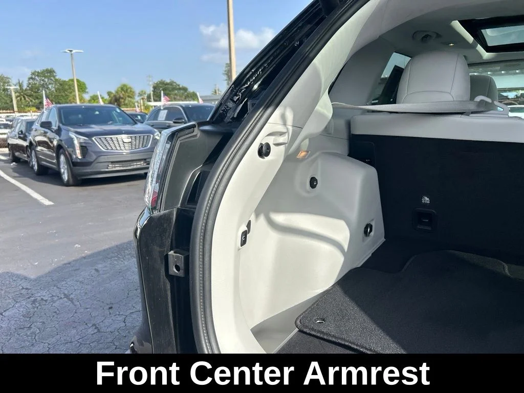 Certified Used 2021 Black Jeep Latitude Lux image 32