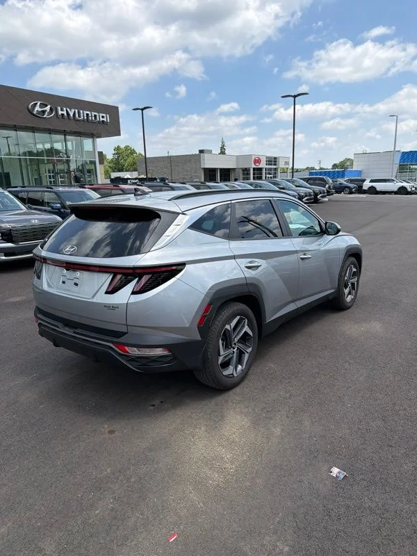 Used 2023 Silver Hyundai SEL image 6