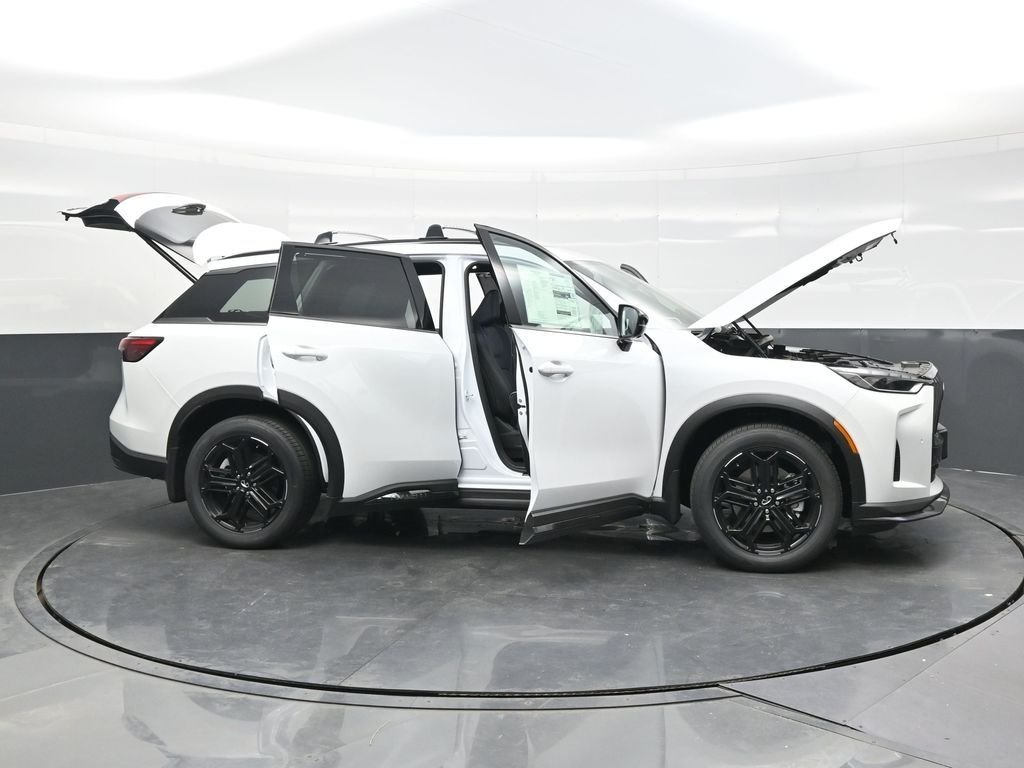 Used 2026 White INFINITI SPORT image 51