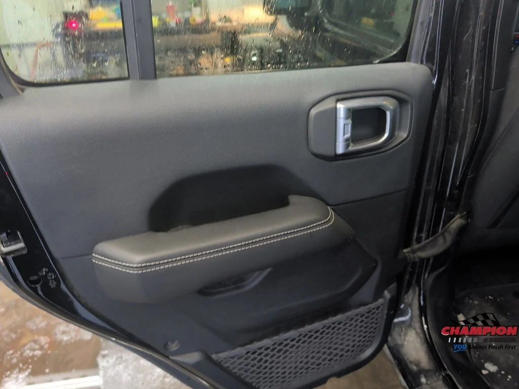 Used 2019 Black Jeep Unlimited Sahara image 13