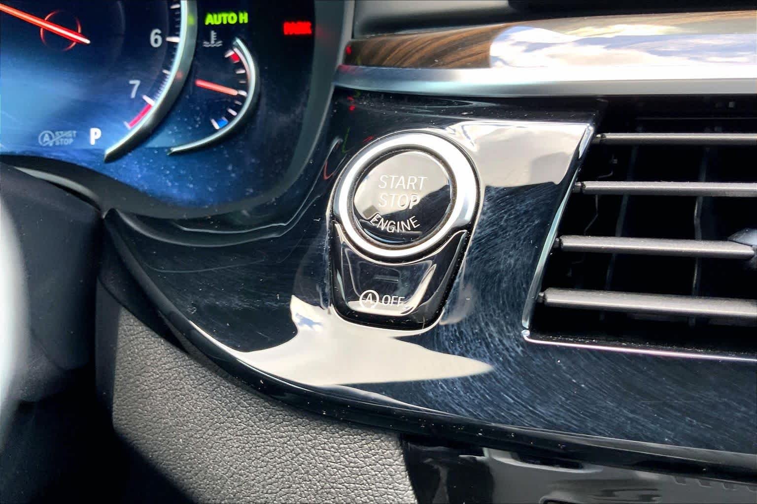 Used 2018 Mineral White Metallic BMW 540i image 31