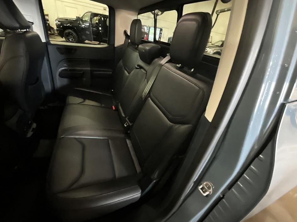 Used 2024 Gray Ford Lariat image 29