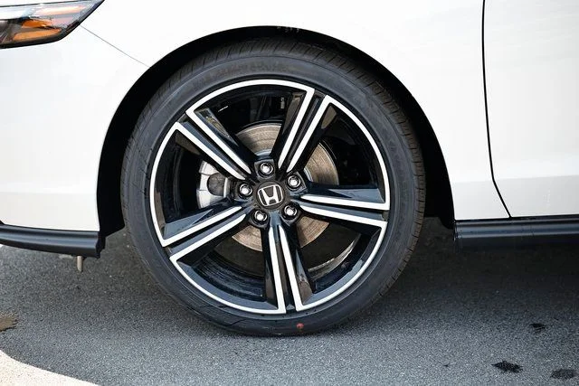 New 2026 Platinum White Pearl Honda SE image 6