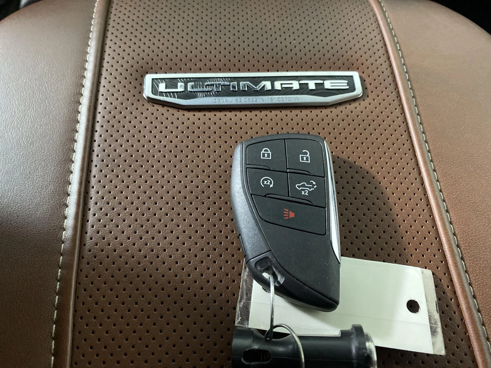 Used 2025 Onyx Black GMC Denali Ultimate image 7