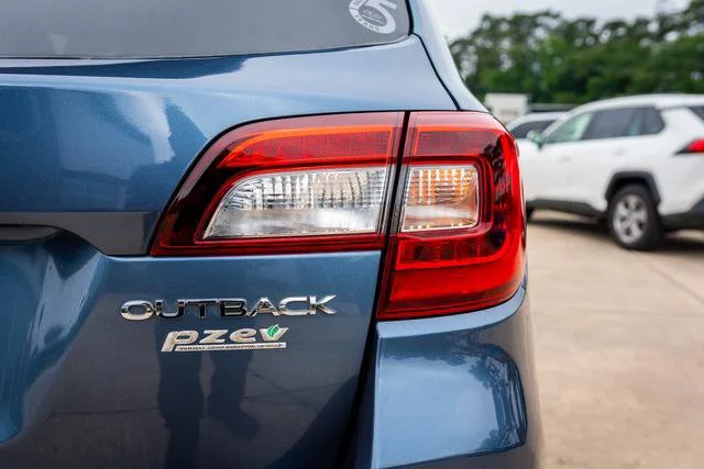 Used 2016 Twilight Blue Metallic Subaru 2.5i Limited image 17