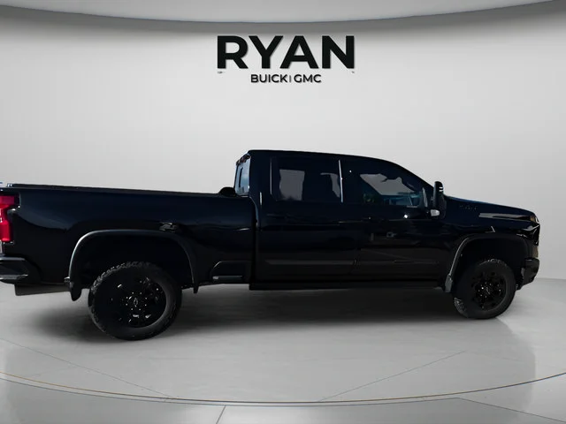 Used 2024 Black Chevrolet High Country image 2
