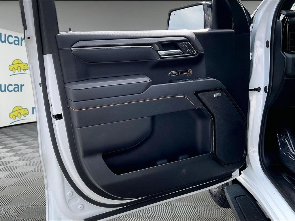 Used 2025 Summit White GMC AT4 image 9
