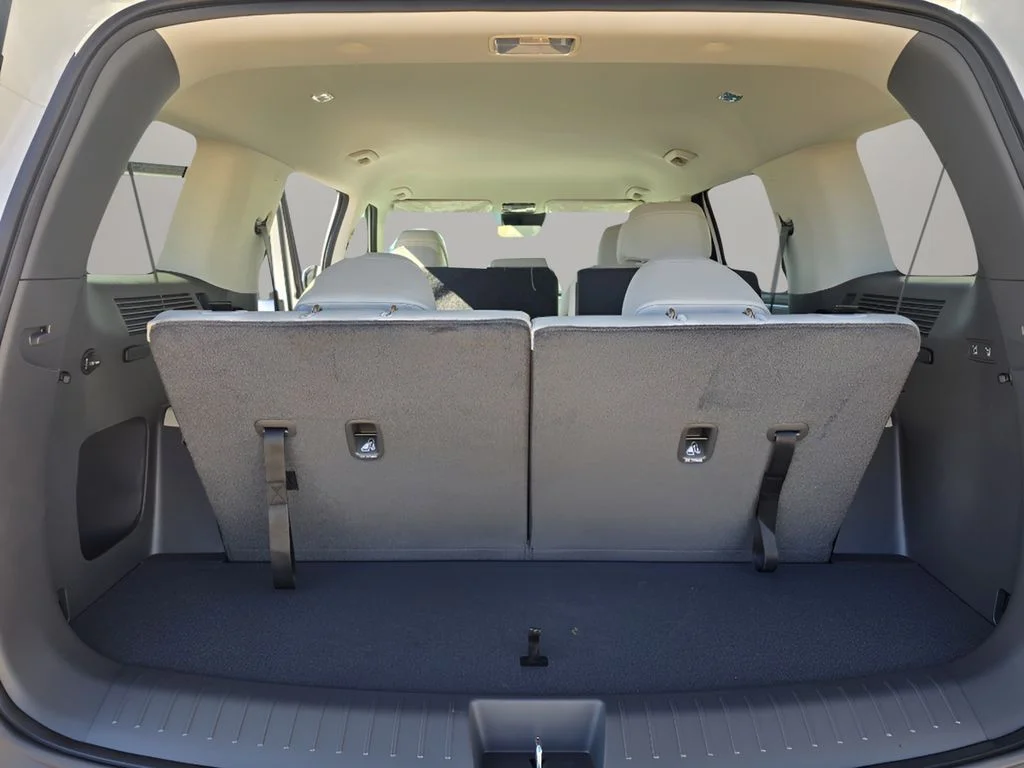 Used 2026 Serenity White Hyundai SEL image 31