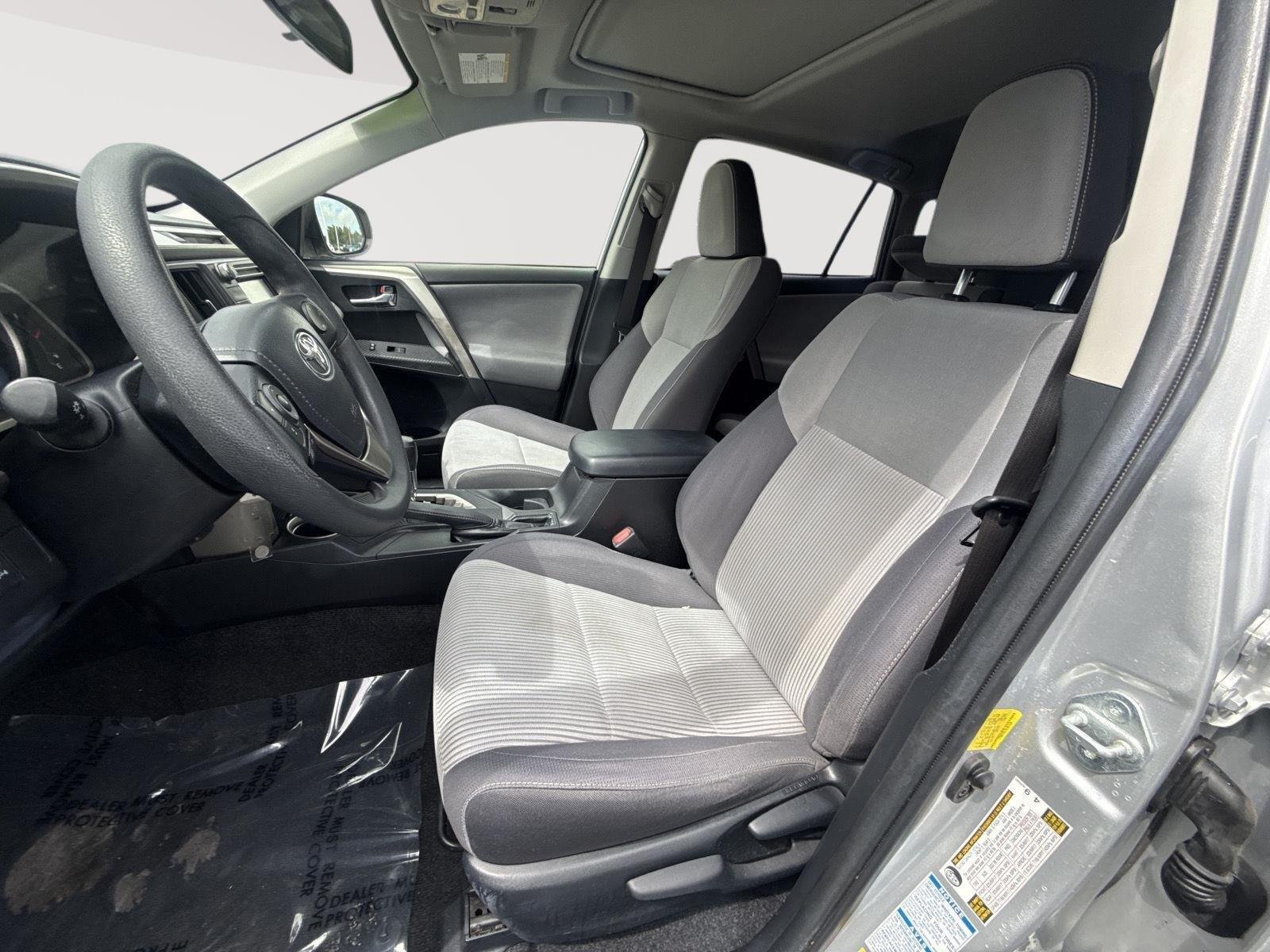 Used 2014 Classic Silver Metallic Toyota XLE image 7