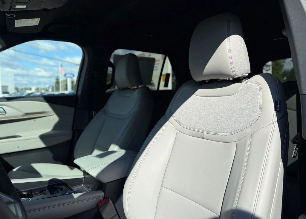 New 2027 Agate Black Metallic Ford Active image 16