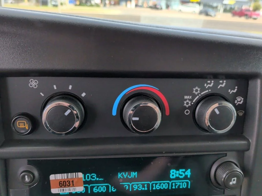 2025 Chevrolet Express Cargo Work Van - Photo 23