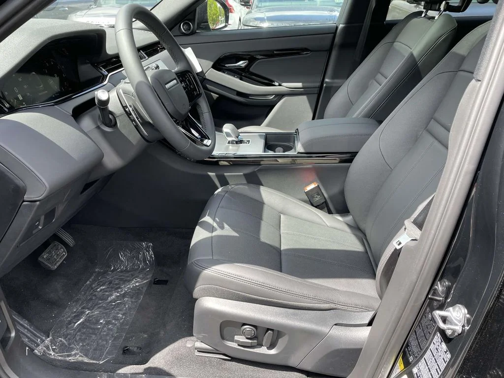 New 2026 Santorini Black Land Rover S image 14