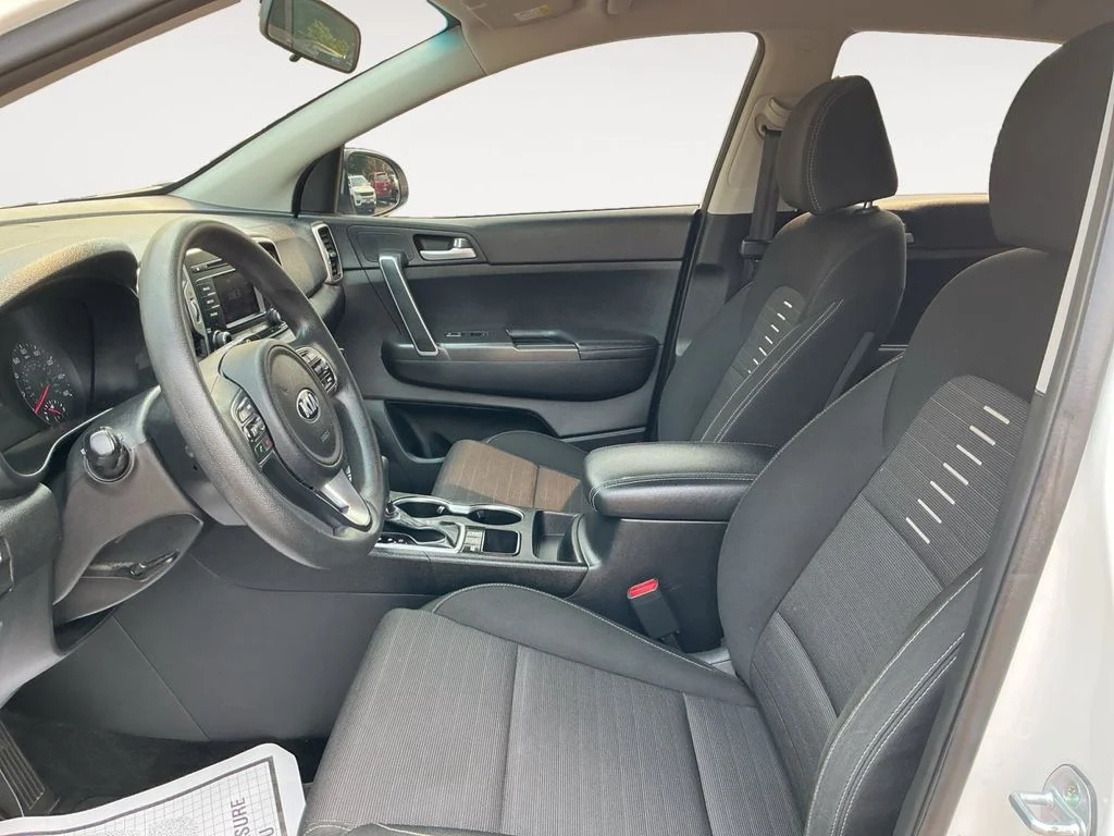 Used 2018 White Kia LX image 11