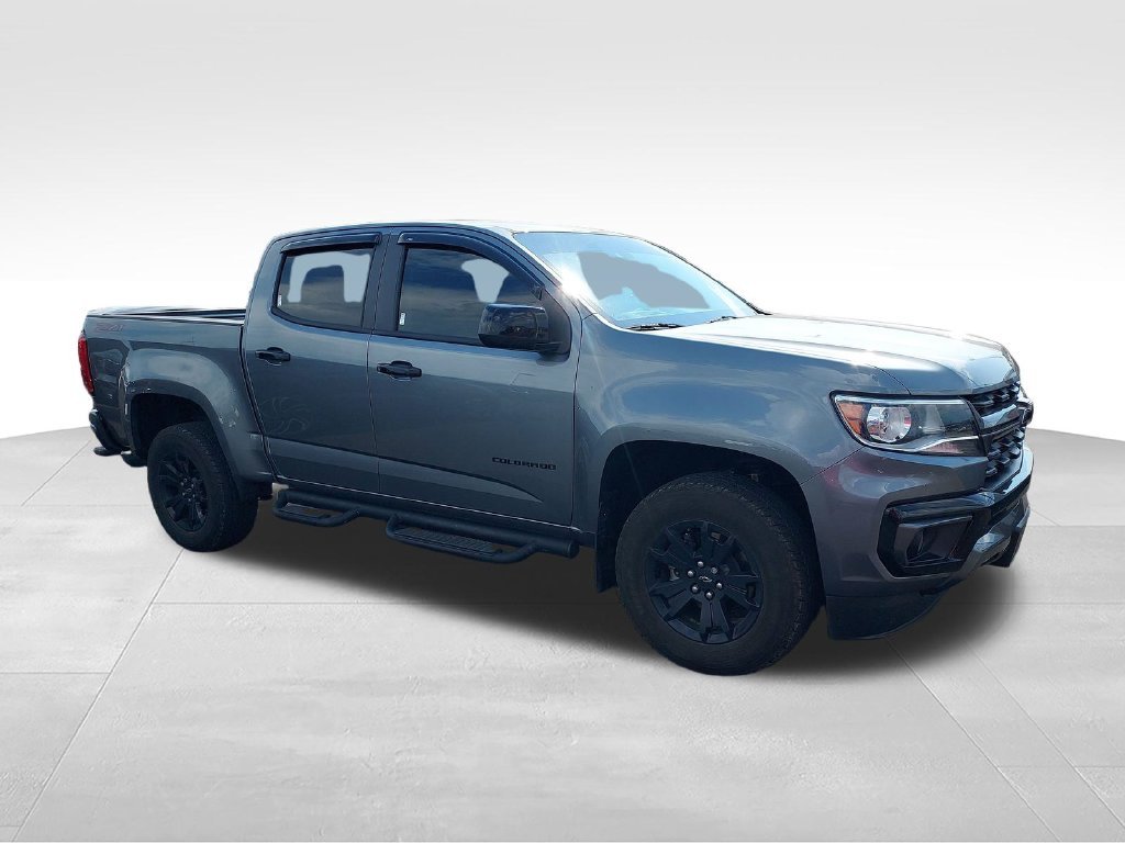 Used 2022 Gray Chevrolet Z71 image 7